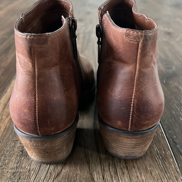 Clark’s Women’s Addiy Zora Leather Booites 1.5” Heel Ankle Boots Brown Size 8.5 - Picture 6 of 15